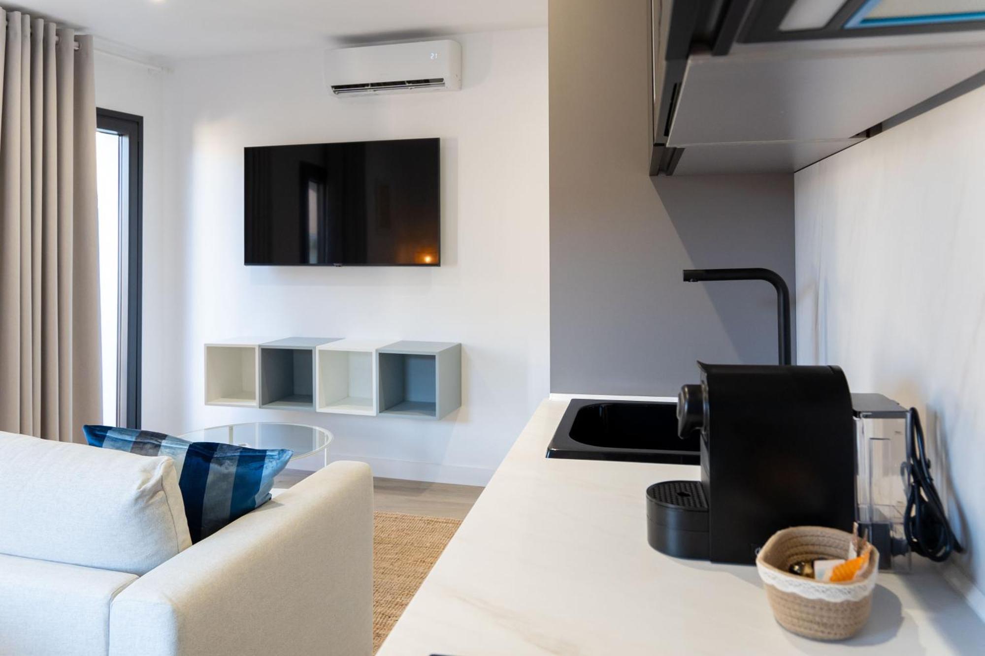 Apartamentos Mlc Ciudad De Linares リナーレス エクステリア 写真
