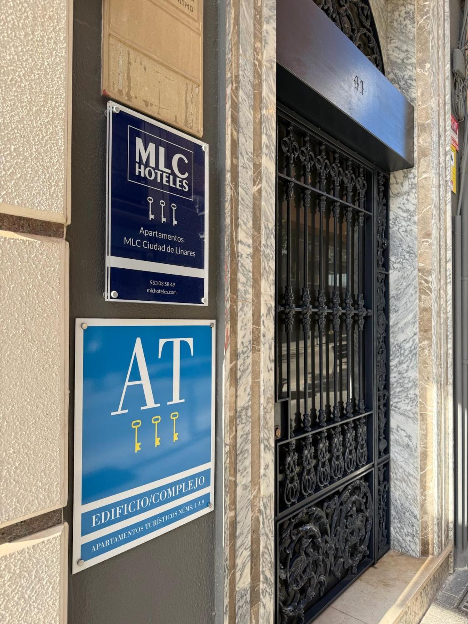 Apartamentos Mlc Ciudad De Linares リナーレス エクステリア 写真