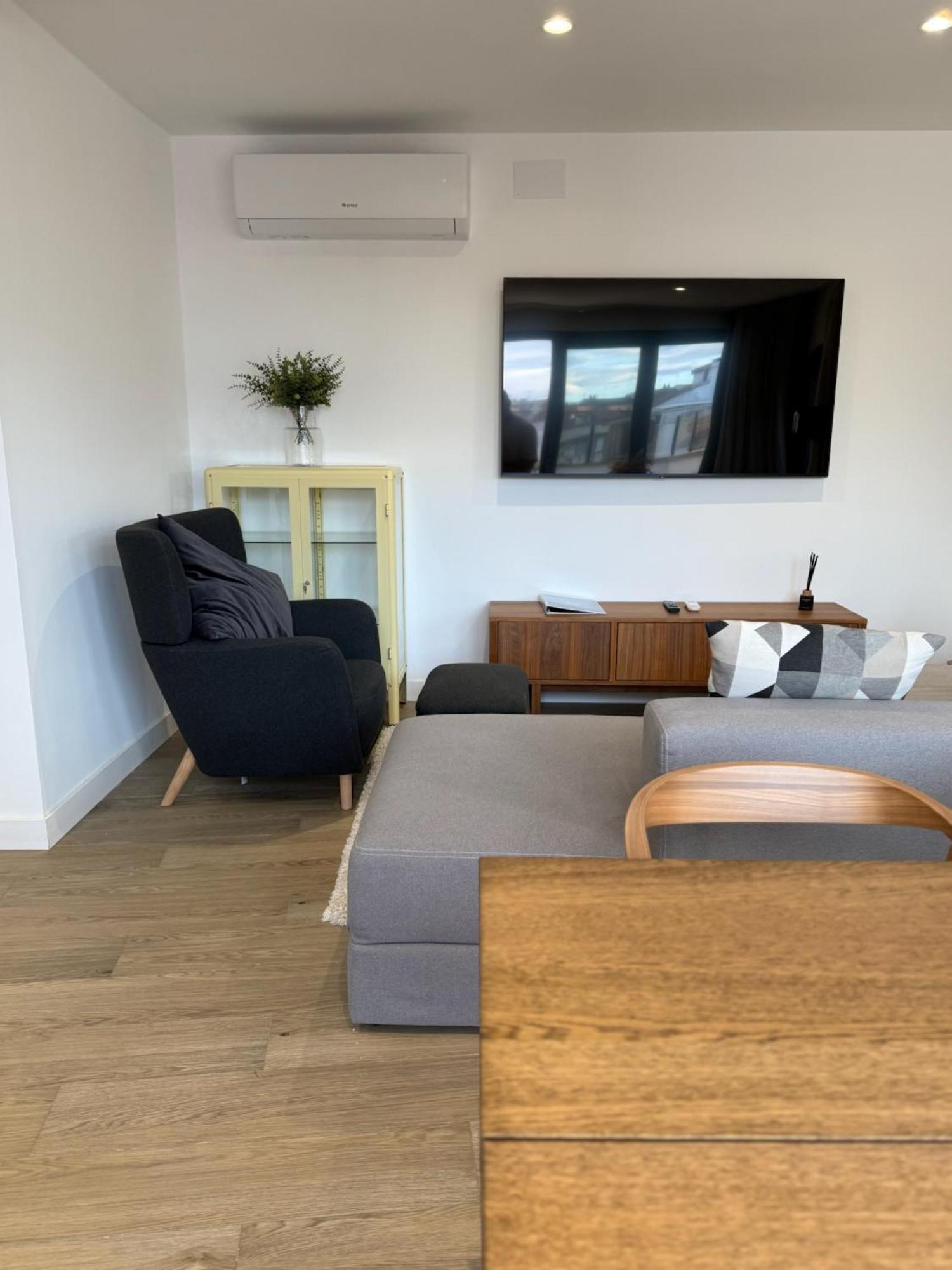 Apartamentos Mlc Ciudad De Linares リナーレス エクステリア 写真