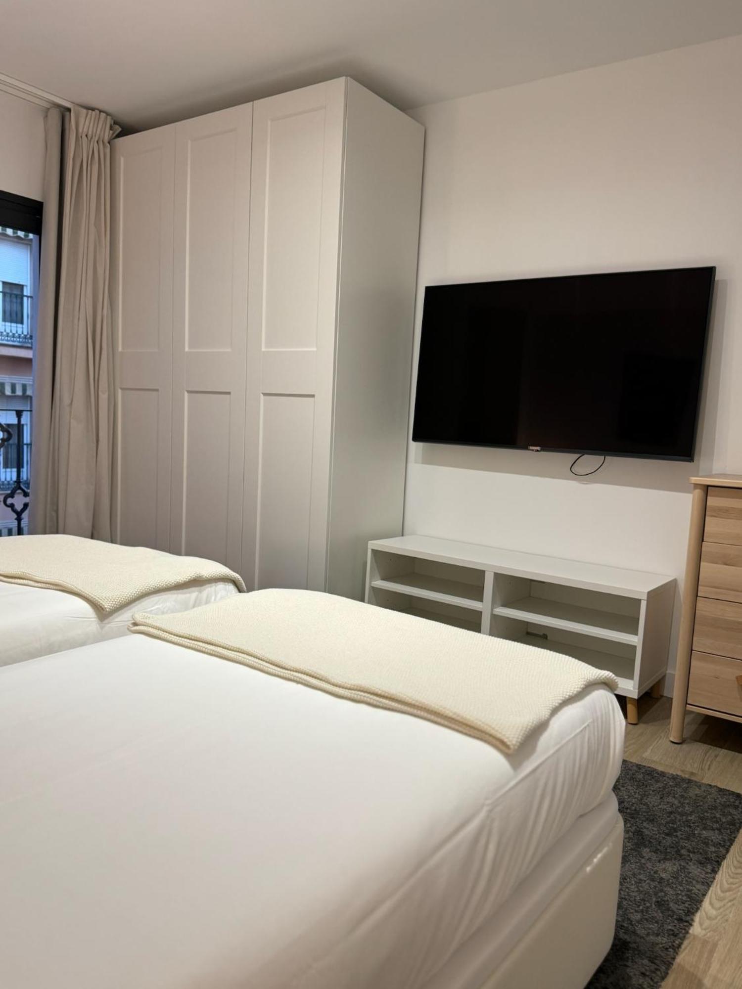 Apartamentos Mlc Ciudad De Linares リナーレス エクステリア 写真